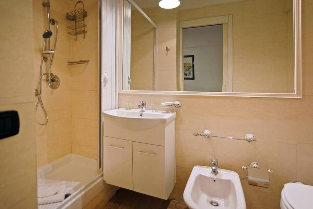 Vatican Luxury Apartment With Terrace - 7 People Roma Esterno foto